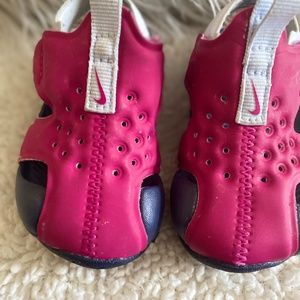 Nike Hyper Pink/Smoke Grey/Fuchsia Glow water shoe